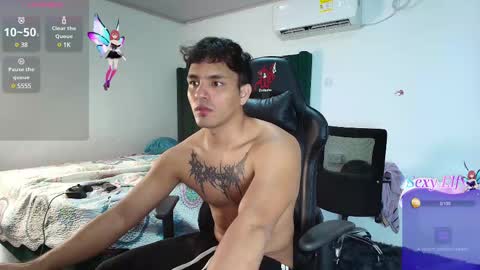 Snapshot of lei_77 chatting on February 19, 5:38 am Lei online show from February 19, 5:38 am