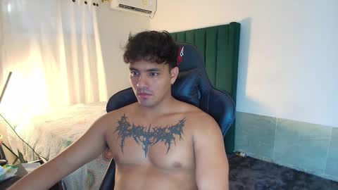 Snapshot of lei_77 chatting on November 24, 8:30 pm Lei online show from November 24, 8:30 pm