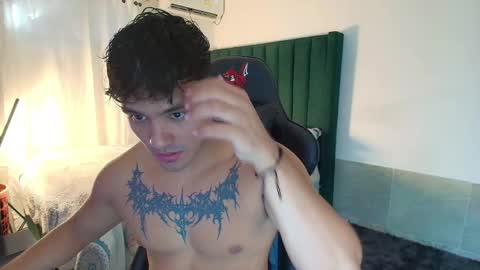 Snapshot of lei_77 chatting on November 26, 8:10 pm Lei online show from November 26, 8:10 pm