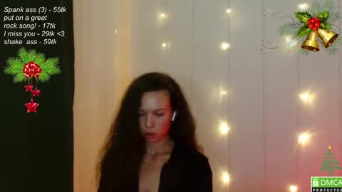 Snapshot of leia_bell chatting on December 14, 4:20 pm hey Im Leia and I love rock online show from December 14, 4:20 pm