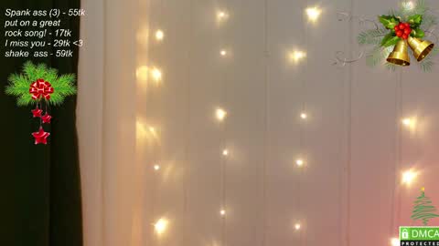 Snapshot of leia_bell chatting on December 15, 4:48 pm hey Im Leia and I love rock online show from December 15, 4:48 pm