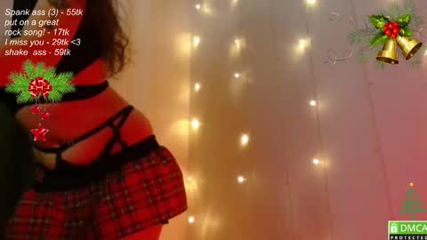 Snapshot of leia_bell chatting on December 15, 7:53 pm hey Im Leia and I love rock online show from December 15, 7:53 pm