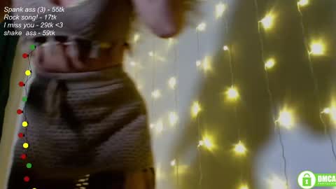 Snapshot of leia_bell chatting on January 17, 6:12 pm hey Im Leia and I love rock online show from January 17, 6:12 pm