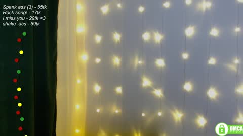 Snapshot of leia_bell chatting on January 24, 6:25 pm hey Im Leia and I love rock online show from January 24, 6:25 pm