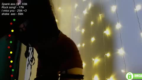 Snapshot of leia_bell chatting on January 25, 5:19 pm hey Im Leia and I love rock online show from January 25, 5:19 pm