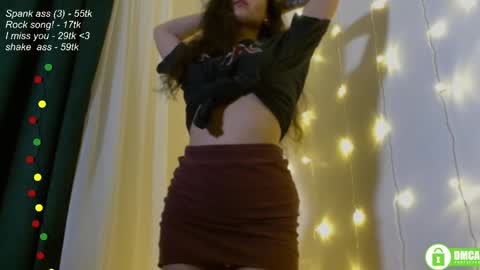 Snapshot of leia_bell chatting on February 15, 6:44 pm hey Im Leia and I love rock online show from February 15, 6:44 pm