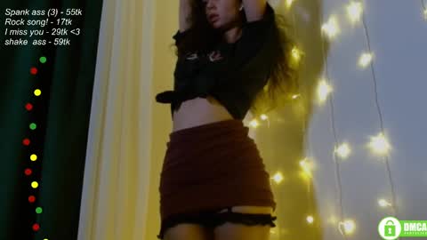 Snapshot of leia_bell chatting on February 22, 6:08 pm hey Im Leia and I love rock online show from February 22, 6:08 pm