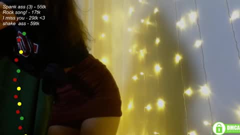 Snapshot of leia_bell chatting on February 23, 6:12 pm hey Im Leia and I love rock online show from February 23, 6:12 pm