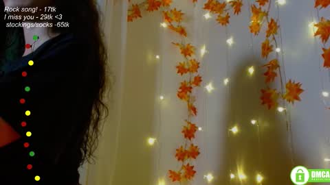 Snapshot of leia_bell chatting on October 12, 7:13 pm hey Im Leia and I love rock online show from October 12, 7:13 pm