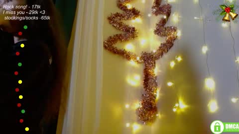 Snapshot of leia_bell chatting on December 5, 8:16 pm hey Im Leia and I love rock online show from December 5, 8:16 pm