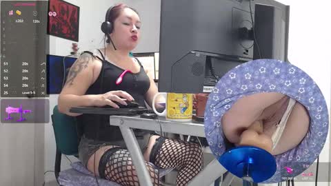 Snapshot of leidycrstnch21 chatting on January 17, 2:11 pm LeidyDi223 online show from January 17, 2:11 pm