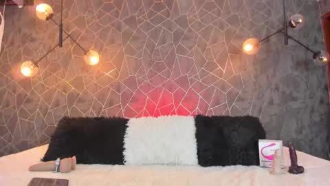 LEIGH ANGELS online show from March 25, 9:43 pm