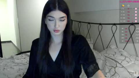 Leila online show from December 27, 6:20 pm