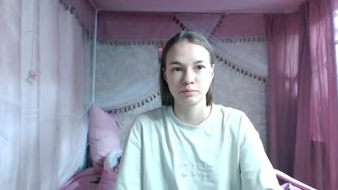 Snapshot of leila_bambi_ chatting on November 27, 6:21 pm leila_bambi_ online show from November 27, 6:21 pm