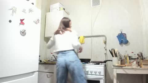 leila_bambi_ online show from March 10, 2:55 pm