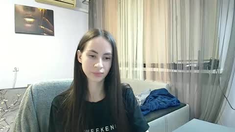 Leila online show from October 12, 4:39 pm