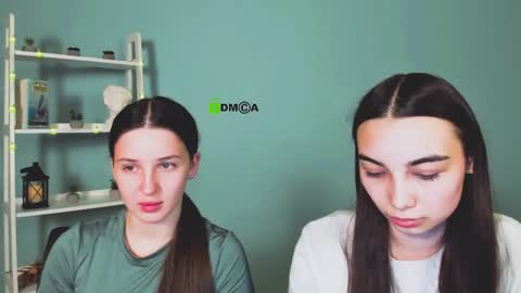 Snapshot of leila_viper_ chatting on December 16, 1:27 pm leila_viper_ online show from December 16, 1:27 pm