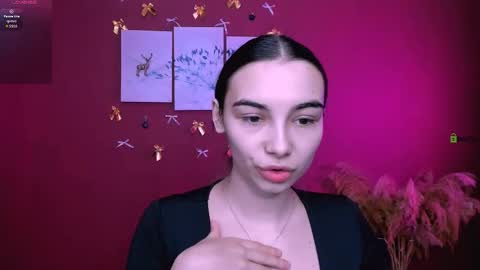 Snapshot of leila_viper_ chatting on January 6, 7:28 pm leila_viper_ online show from January 6, 7:28 pm