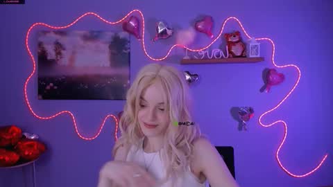 Snapshot of leila_viper_ chatting on February 22, 7:56 pm leila_viper_ online show from February 22, 7:56 pm