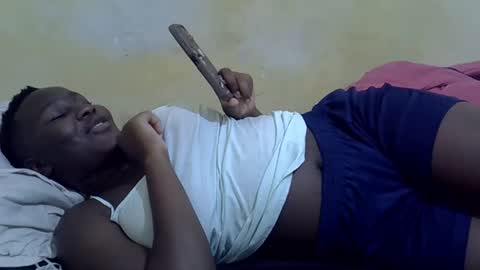 Snapshot of leilah_cute19 chatting on April 29, 12:20 pm leilah_cute19 online show from April 29, 12:20 pm