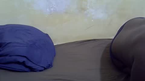 Snapshot of leilah_cute19 chatting on May 5, 7:49 am leilah_cute19 online show from May 5, 7:49 am