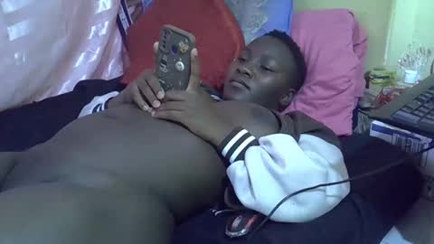 Snapshot of leilah_cute19 chatting on May 22, 7:37 am leilah_cute19 online show from May 22, 7:37 am