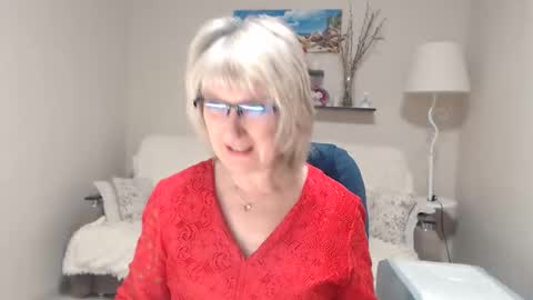 Leila Kinky online show from February 14, 5:15 am