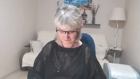 Leila Kinky online show from July 15, 9:58 am