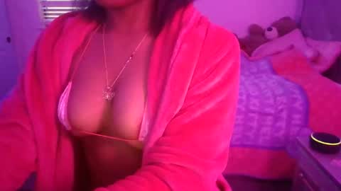 Snapshot of leilanilover chatting on December 5, 12:52 am leilanilover online show from December 5, 12:52 am