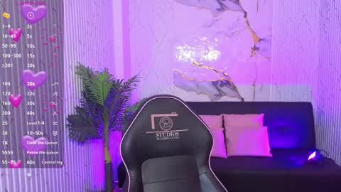 Snapshot of leilany_tay chatting on February 25, 2:54 am Lany online show from February 25, 2:54 am