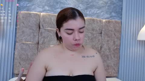 leilapons online show from February 25, 6:39 pm