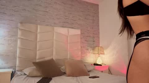 Leizathompson online show from February 25, 5:11 pm