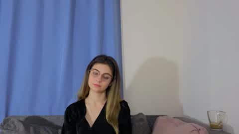 Alexandria online show from December 4, 9:34 pm