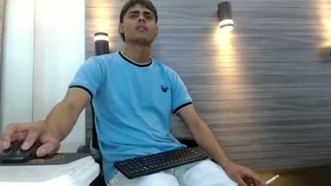 lelehott01 online show from July 7, 2:25 am