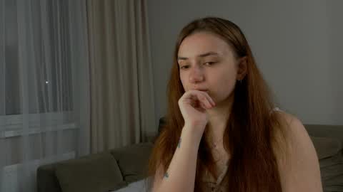 Snapshot of lelia_vibe chatting on April 19, 7:05 pm Lelia online show from April 19, 7:05 pm