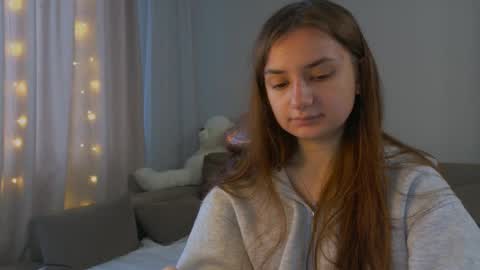Snapshot of lelia_vibe chatting on May 12, 5:04 am Lelia online show from May 12, 5:04 am
