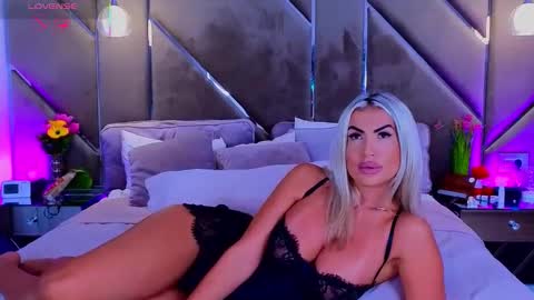 Carlaa online show from September 10, 3:34 pm