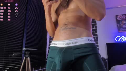 Snapshot of lelouch_master chatting on January 21, 12:46 am hi im lelo... nice to meet you I appreciate your thumbs up It is very important and you would help me a lot online show from January 21, 12:46 am