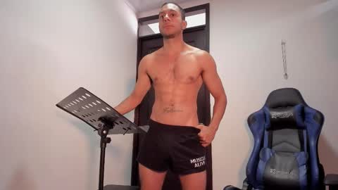 Snapshot of lelouch_master chatting on September 16, 12:39 pm hi im lelo... nice to meet you I appreciate your thumbs up It is very important and you would help me a lot online show from September 16, 12:39 pm