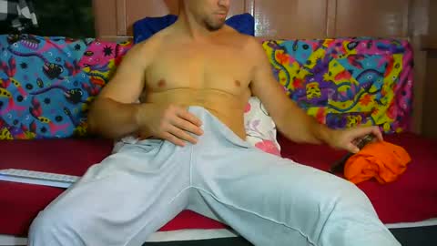 Snapshot of lemao77 chatting on March 2, 2:21 pm SEX MASTER online show from March 2, 2:21 pm