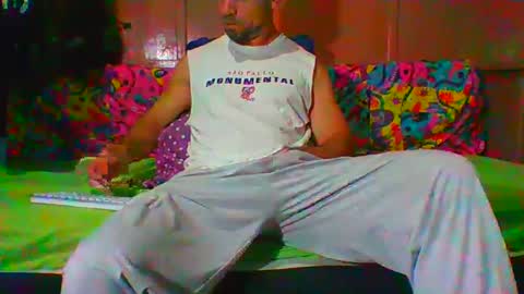 Snapshot of lemao77 chatting on November 1, 5:59 pm SEX MASTER online show from November 1, 5:59 pm