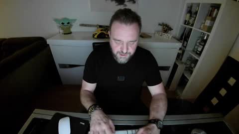 Ange online show from February 8, 9:04 pm