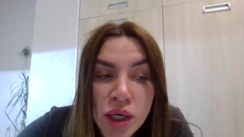 lena6122000 online show from May 2, 10:48 pm