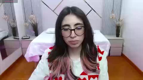 Snapshot of lena_roses chatting on September 8, 8:41 pm Lena online show from September 8, 8:41 pm