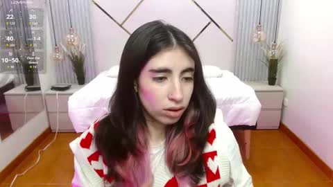 Snapshot of lena_roses chatting on September 13, 8:30 pm Lena online show from September 13, 8:30 pm