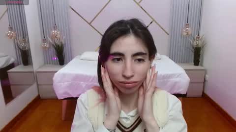 Snapshot of lena_roses chatting on September 17, 7:48 pm Lena online show from September 17, 7:48 pm