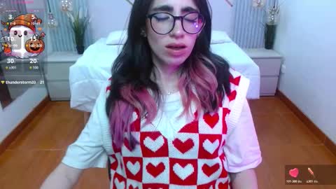 Snapshot of lena_roses chatting on October 23, 8:29 pm Lena online show from October 23, 8:29 pm