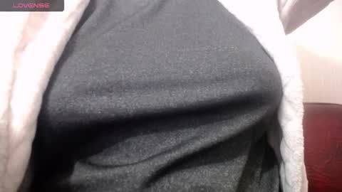 lenagolden online show from March 5, 2:24 pm