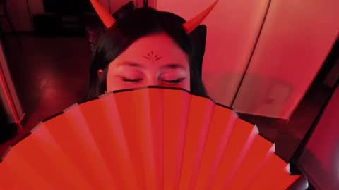 Lenna Kang online show from March 18, 7:17 pm