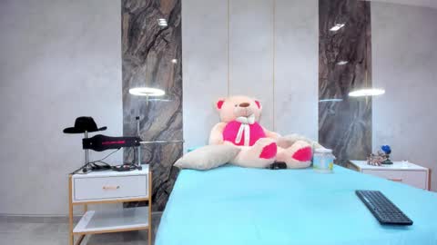 Lenathompson online show from February 28, 3:59 am